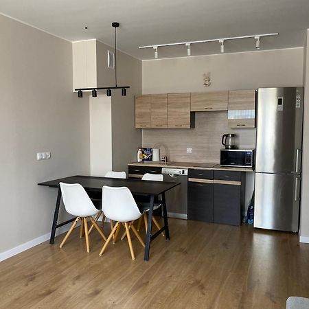 Cosy Guest Apartment กดิเนีย ภายนอก รูปภาพ