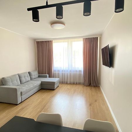 Cosy Guest Apartment กดิเนีย ภายนอก รูปภาพ